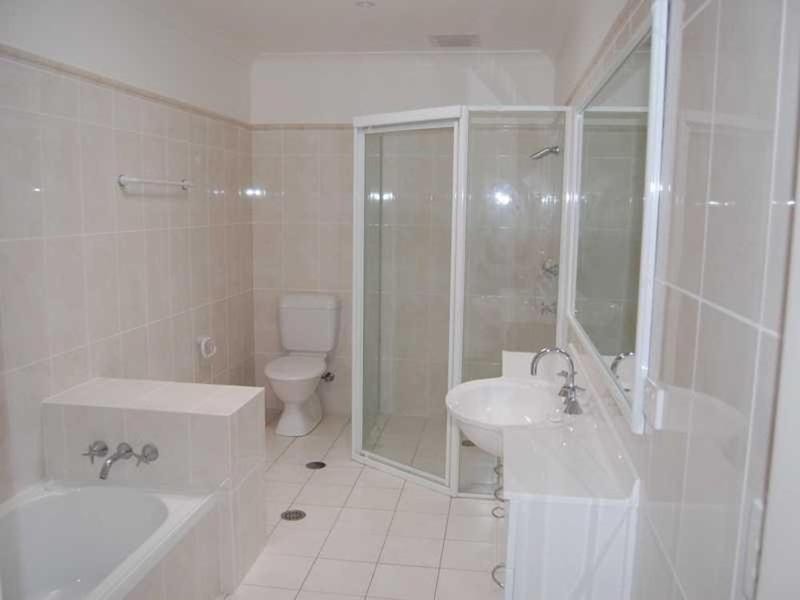 2/21 Robina Grove, Forster NSW 2428