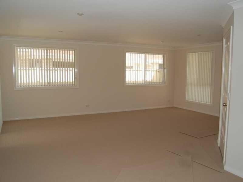 2/21 Robina Grove, Forster NSW 2428