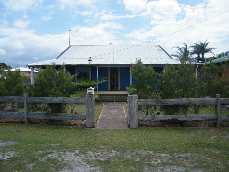 7 Chapmans Road, Tuncurry NSW 2428