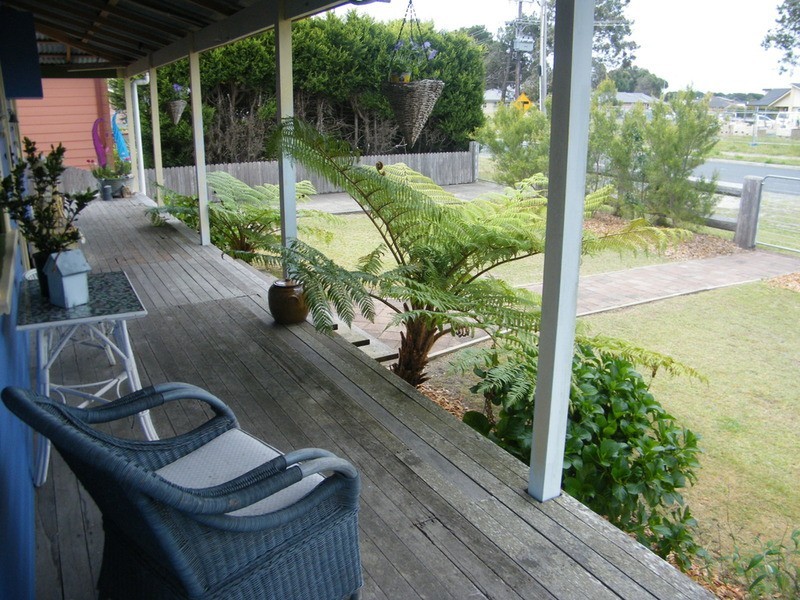 7 Chapmans Road, Tuncurry NSW 2428