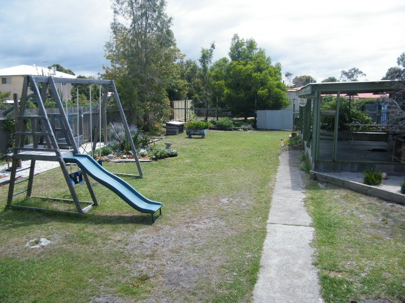 7 Chapmans Road, Tuncurry NSW 2428