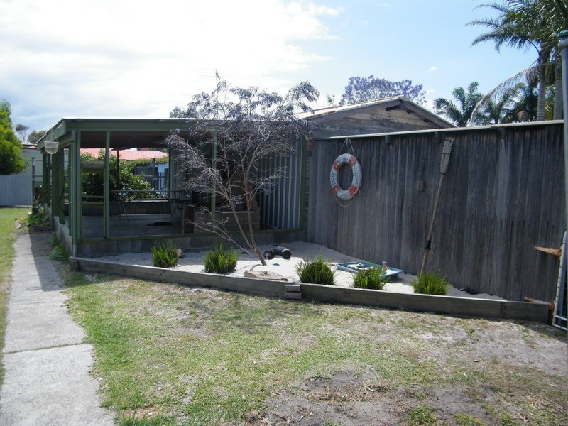 7 Chapmans Road, Tuncurry NSW 2428