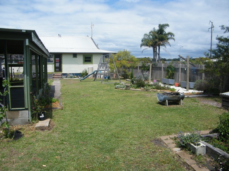 7 Chapmans Road, Tuncurry NSW 2428