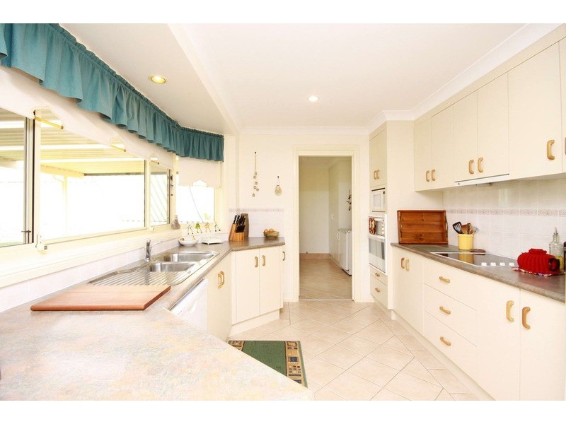 9 Zamia Place, Forster NSW 2428