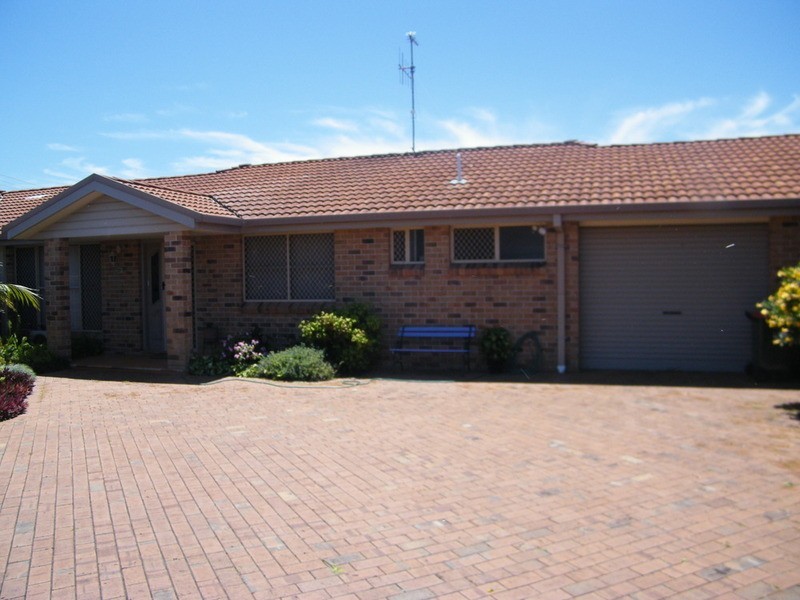 2/8 Cross Street, Forster NSW 2428