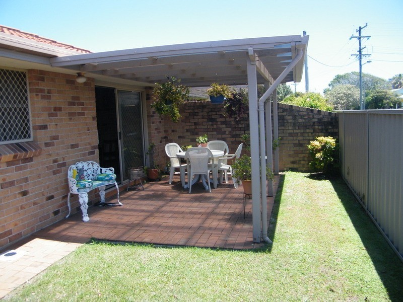 2/8 Cross Street, Forster NSW 2428