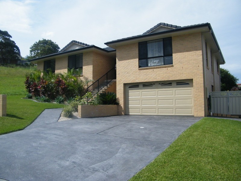 4 Bakara Court, Forster NSW 2428