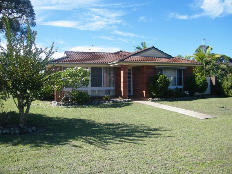 1 Royal Close, Forster NSW 2428