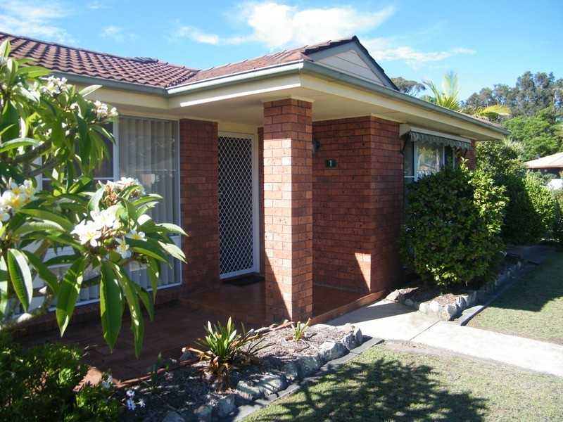 1 Royal Close, Forster NSW 2428