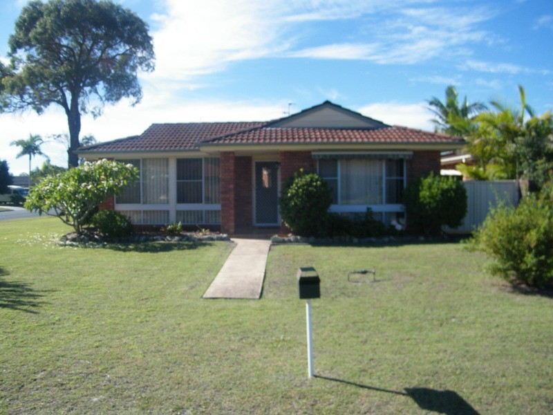 1 Royal Close, Forster NSW 2428
