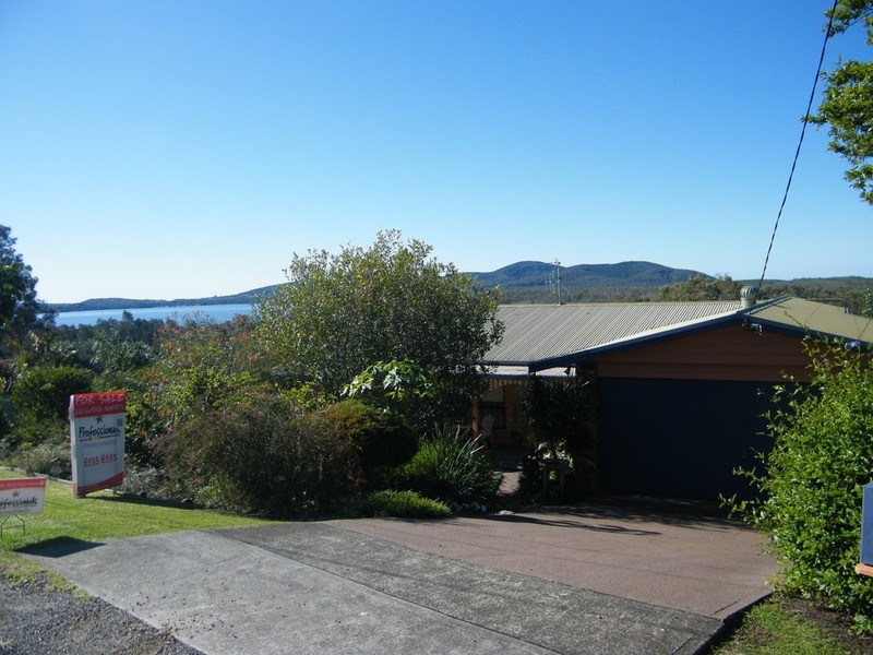 8 Lucas Avenue, Green Point NSW 2428