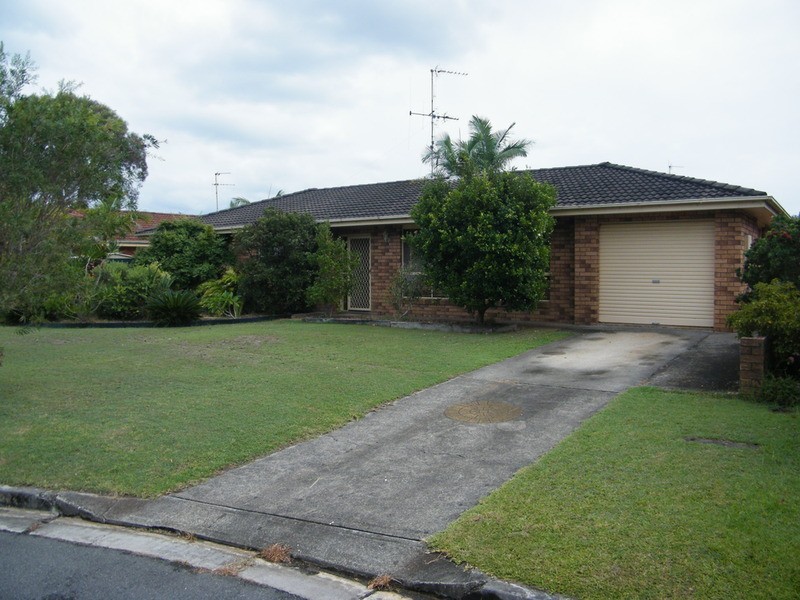 3 Royal Close, Forster NSW 2428
