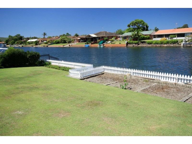 8 Wyuna Place, Forster NSW 2428
