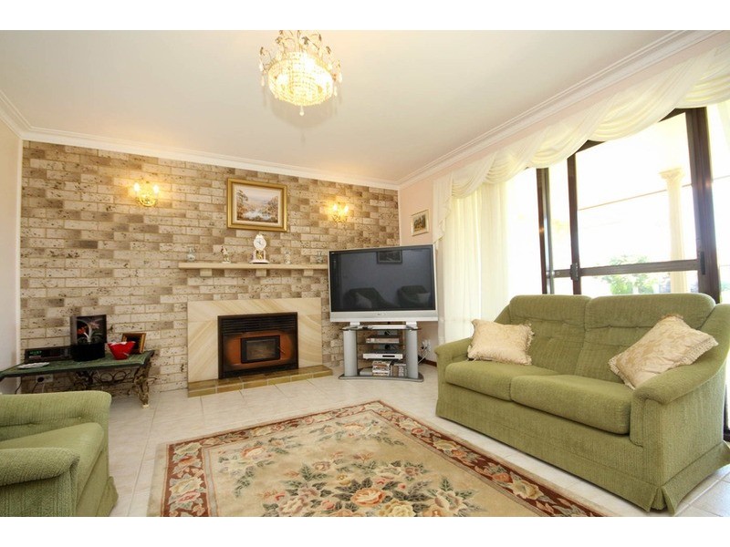 8 Wyuna Place, Forster NSW 2428