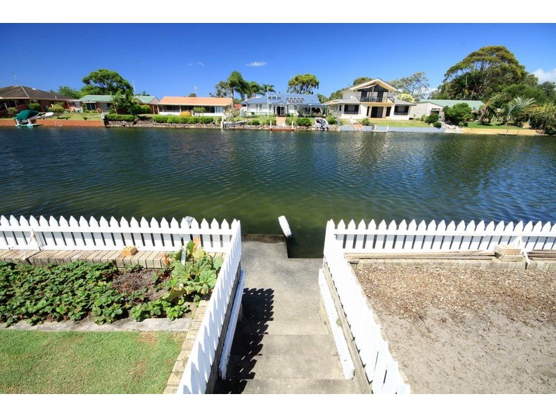 8 Wyuna Place, Forster NSW 2428