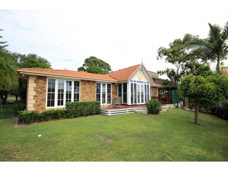 120 Elizabeth Parade, Forster NSW 2428