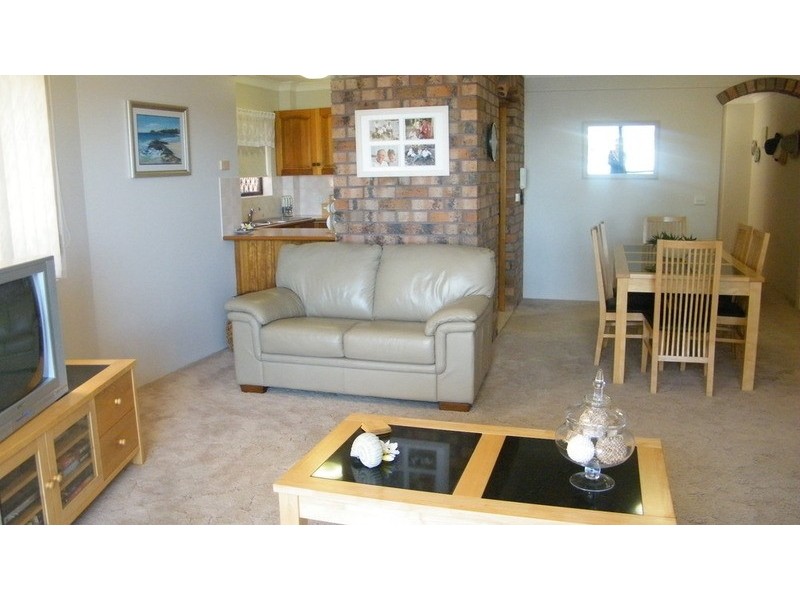 2/72 Little Street, Forster NSW 2428