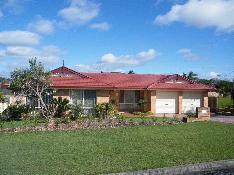 39 Lakeview Crescent, Forster NSW 2428
