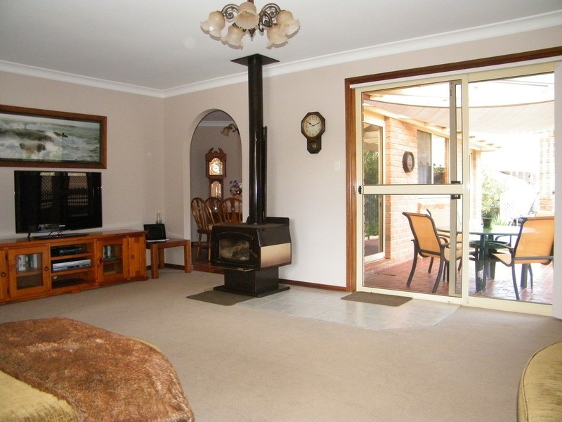 39 Lakeview Crescent, Forster NSW 2428