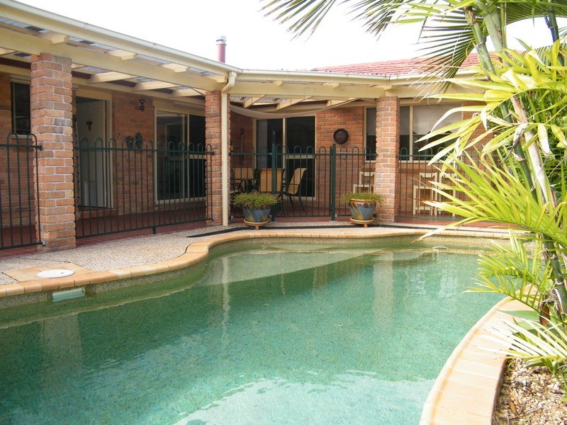 39 Lakeview Crescent, Forster NSW 2428