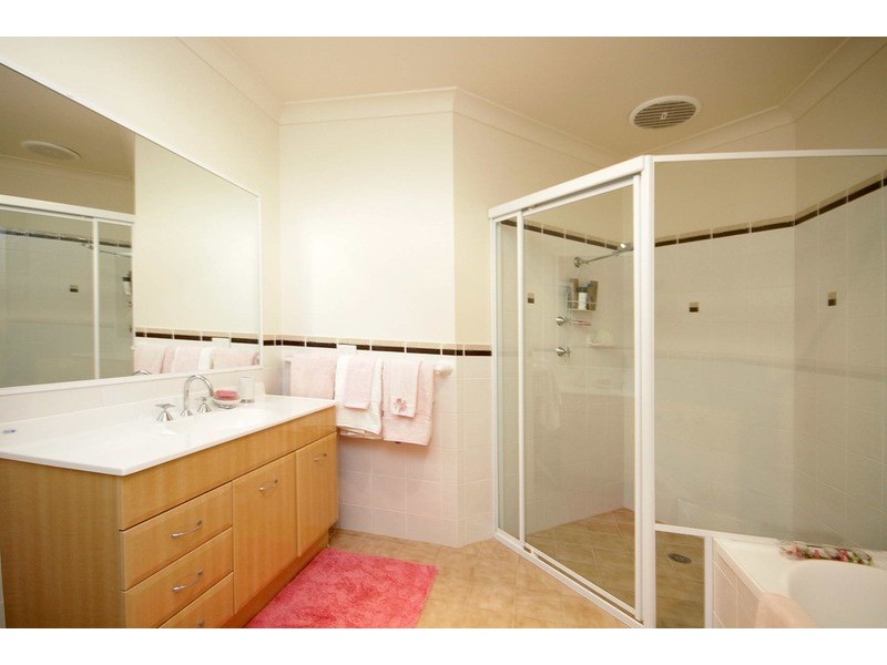 2/42 Nuwarra Circuit, Forster NSW 2428