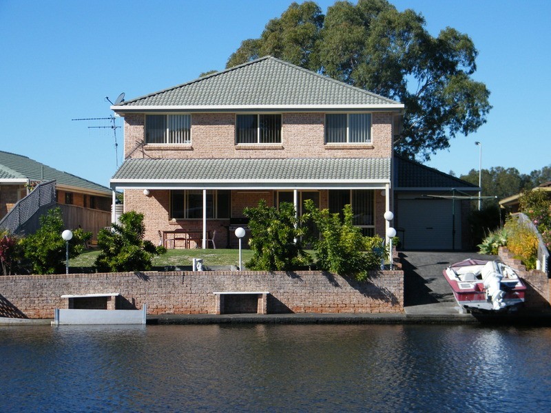 92 Elizabeth Parade, Forster NSW 2428