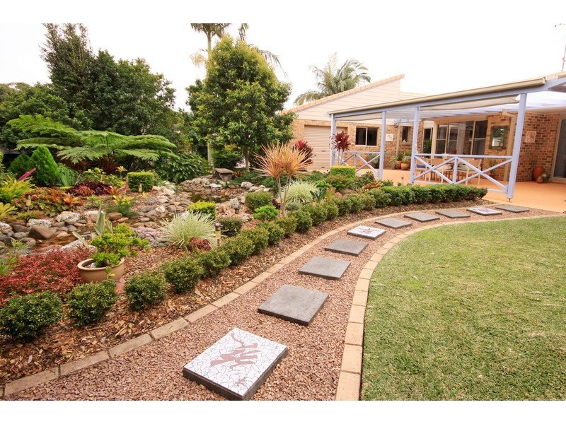 4 Nikau Place, Forster NSW 2428