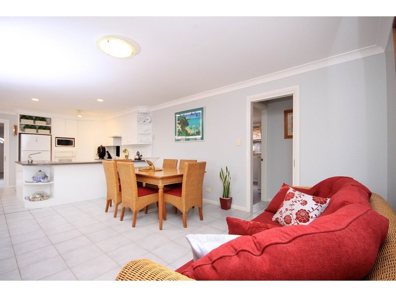 4 Nikau Place, Forster NSW 2428