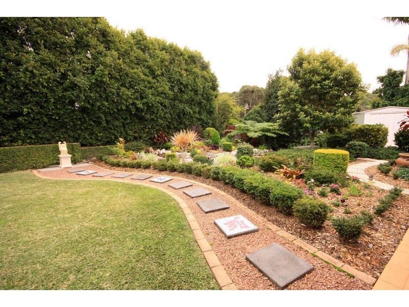 4 Nikau Place, Forster NSW 2428