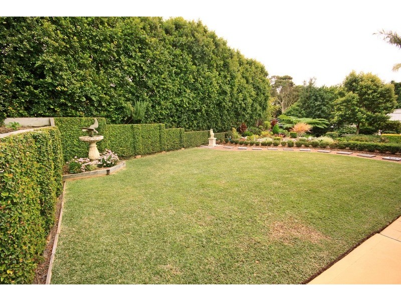 4 Nikau Place, Forster NSW 2428