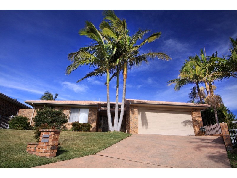 4 Nikau Place, Forster NSW 2428