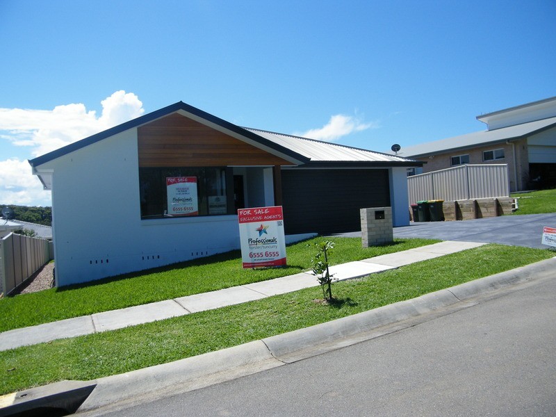 13 Isabella Parade, Forster NSW 2428