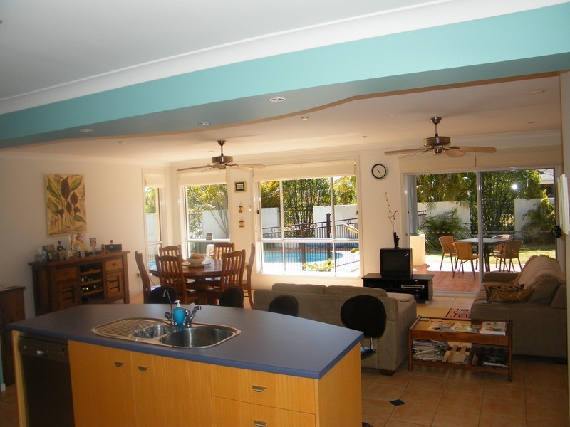 6 Caleyi  Crescent, Tuncurry NSW 2428