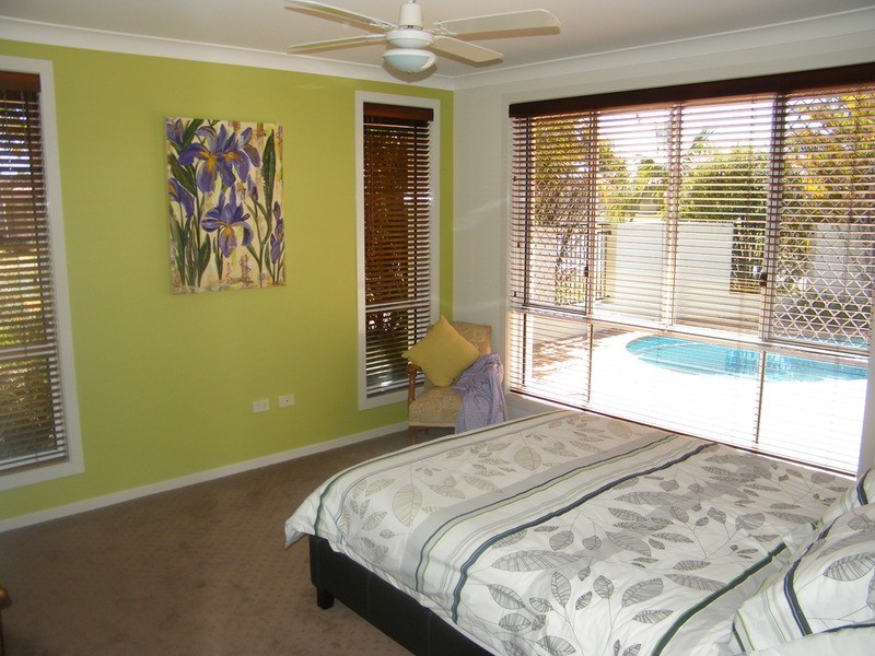 6 Caleyi  Crescent, Tuncurry NSW 2428