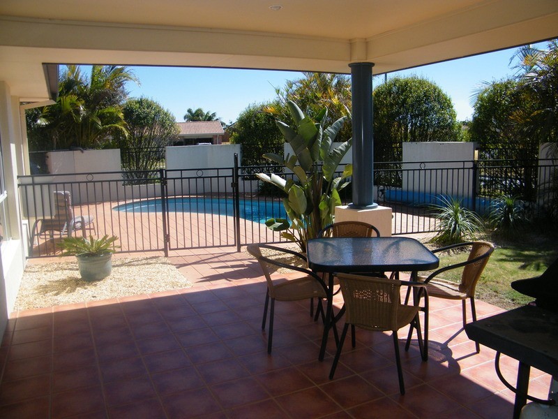 6 Caleyi  Crescent, Tuncurry NSW 2428