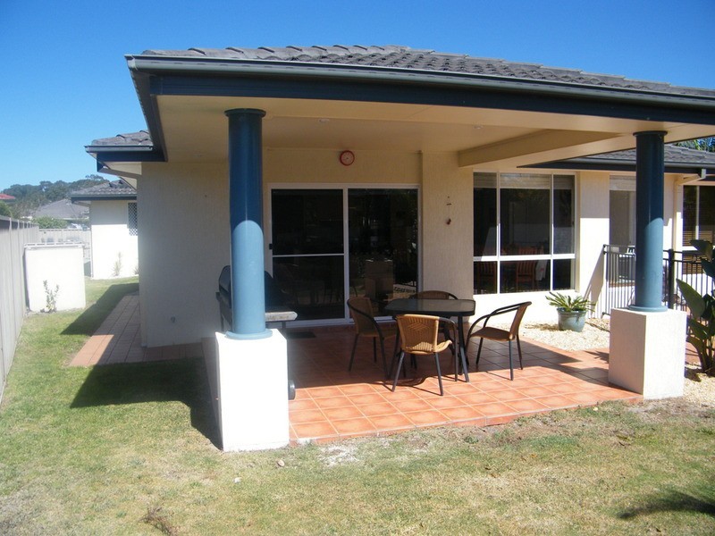 6 Caleyi  Crescent, Tuncurry NSW 2428
