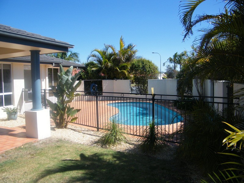 6 Caleyi  Crescent, Tuncurry NSW 2428
