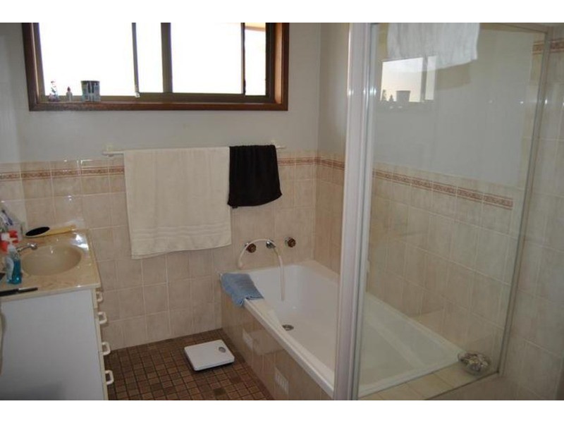 1/2 Heath Avenue, Tuncurry NSW 2428