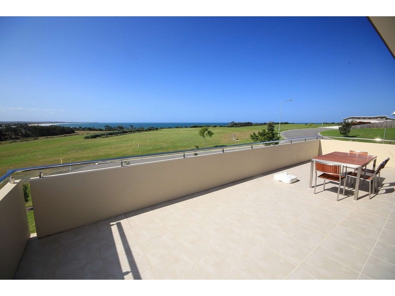 16 Torquay Circuit, Diamond Beach NSW 2430