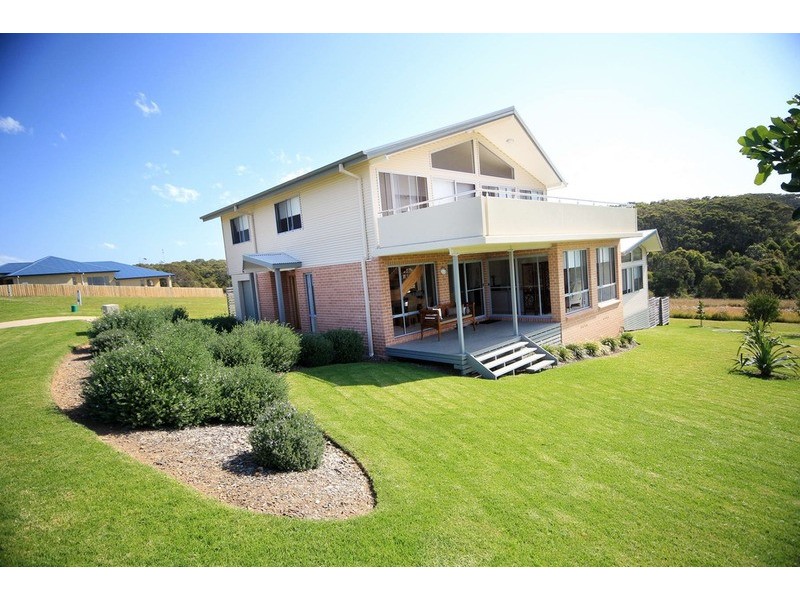 16 Torquay Circuit, Diamond Beach NSW 2430