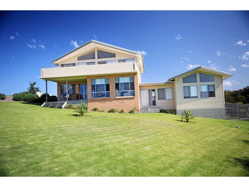 16 Torquay Circuit, Diamond Beach NSW 2430