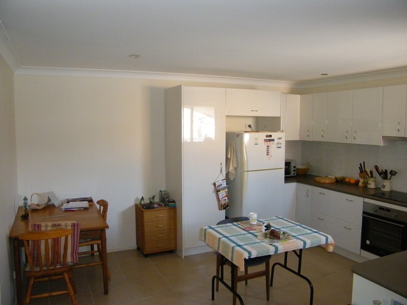 2/18 Fairway Crescent, Forster NSW 2428