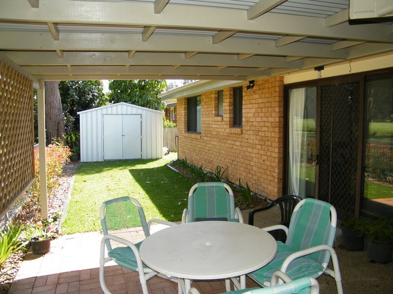 2/18 Fairway Crescent, Forster NSW 2428