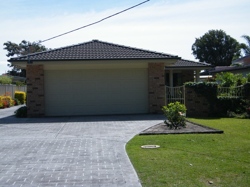 1/5 Cross  Street, Forster NSW 2428