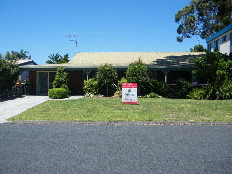 26 Tahiti Avenue, Forster NSW 2428