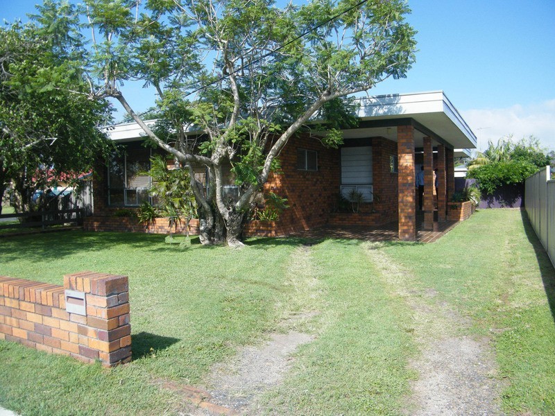 25 The Lakes  Way, Forster NSW 2428