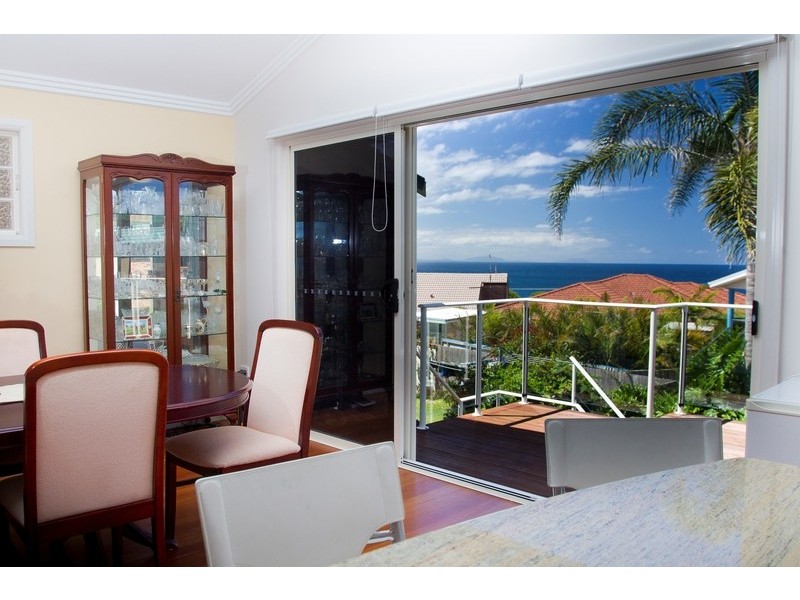 86 Lakeview Crescent, Forster NSW 2428