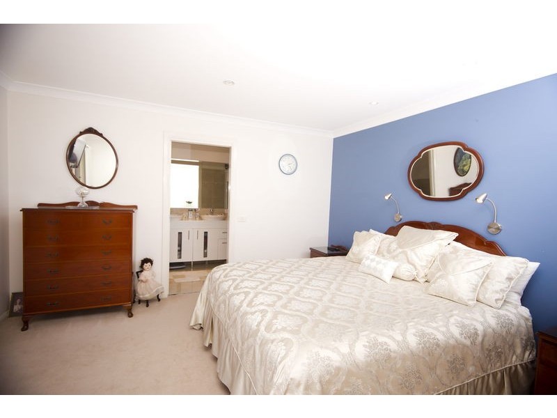 86 Lakeview Crescent, Forster NSW 2428