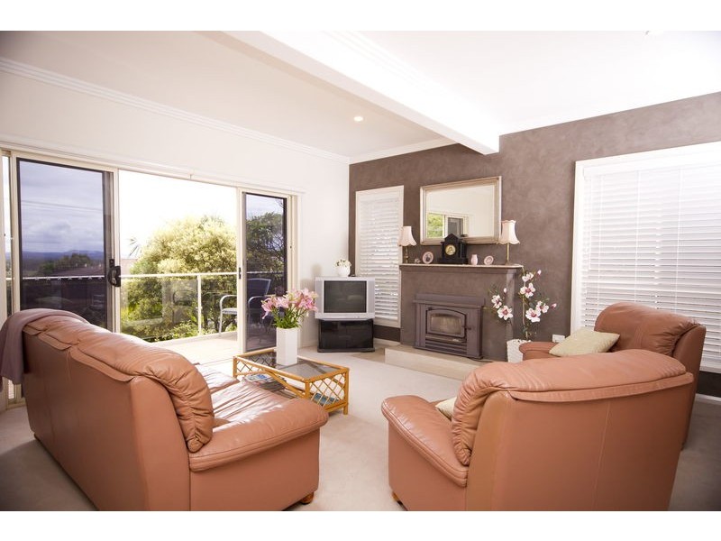 86 Lakeview Crescent, Forster NSW 2428