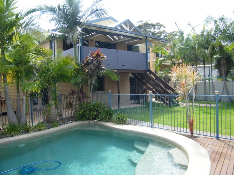 8  Caryota Place, Forster NSW 2428